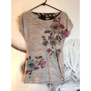 Daytrip cut out shirt with lace detail